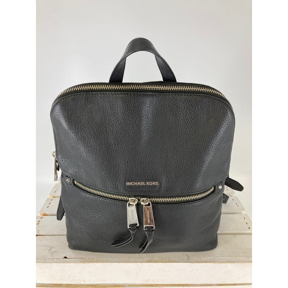 MICHAEL KORS, MEDIUM SIZE BLACK PEBBLED LEATHER BACKPACK (ASIS)